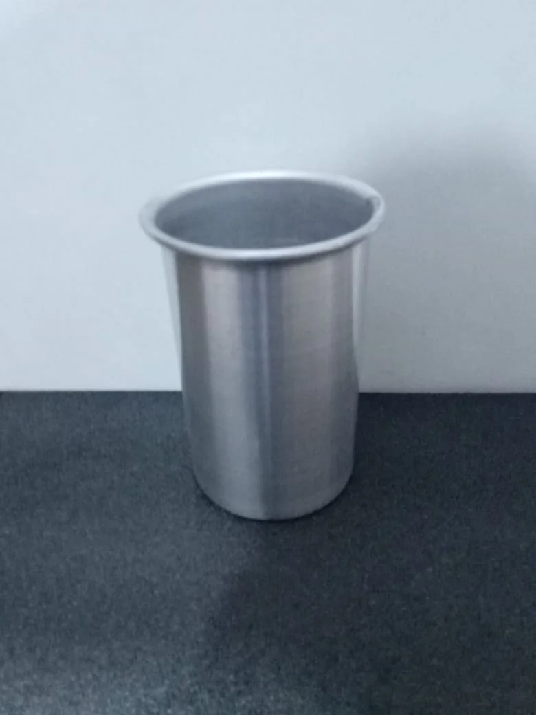 MOD2 800ML VASO ALUMINIO VASO UN POCO DE RUIDO SIN STL (SOLO VASO DE ALUMINIO SIN PIEZAS IMPRESAS) 10 (diametro superior) - 8.4 (diametro inferior) - 14 (altura)