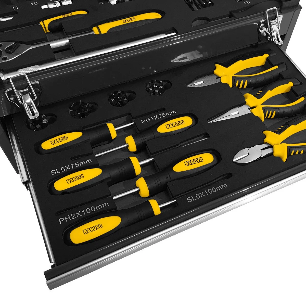 OUTLET Caja de herramientas metálica de 90 piezas (con golpe en la caja metalica)